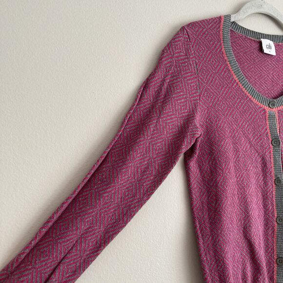CAbi Meg Pink Gray Diamond Print Knit Women's Button Up Cardigan Sweater Size S - Picture 4 of 10